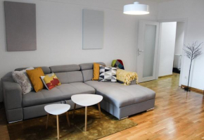 Bright, modern & cozy apartment